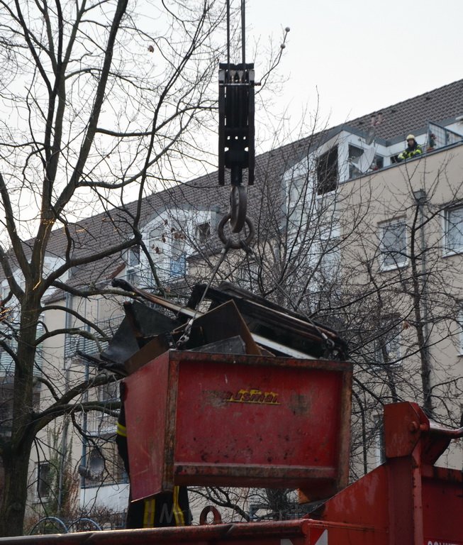 Feuer 2 Dachwohnung Koeln Severinswall Bayenstr P203.JPG